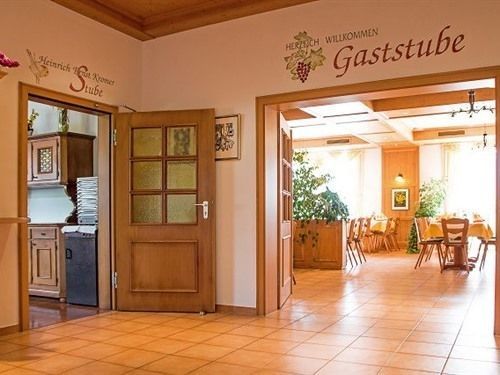 Gasthaus Kreuz Uehlingen-Birkendorf Exterior photo